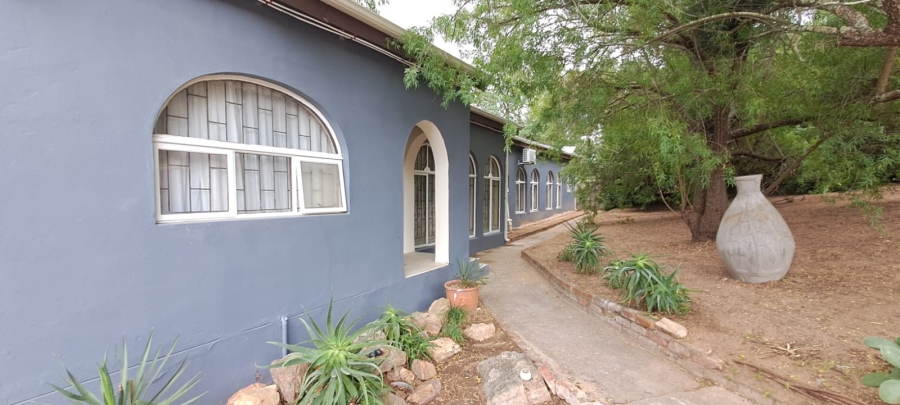 5 Bedroom Property for Sale in Aurora Western Cape